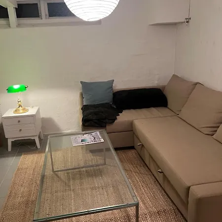 Large Basement In The Middle Of Lägenhet *