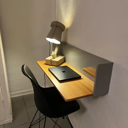 Apartamento Large Basement In The Middle Of *
