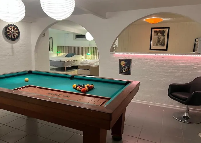 Large Basement In The Middle Of * オーデンセ