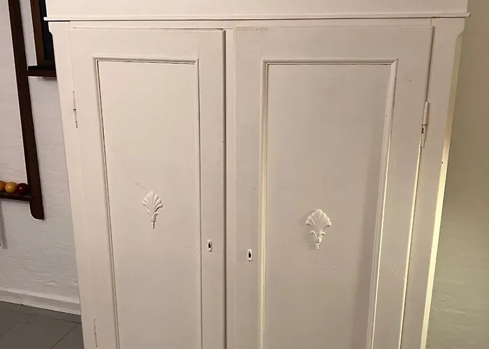 Large Basement In The Middle Of