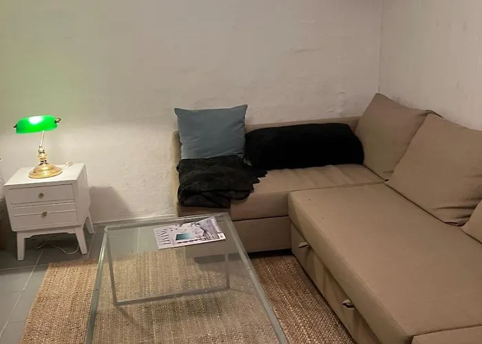 Large Basement In The Middle Of アパート *