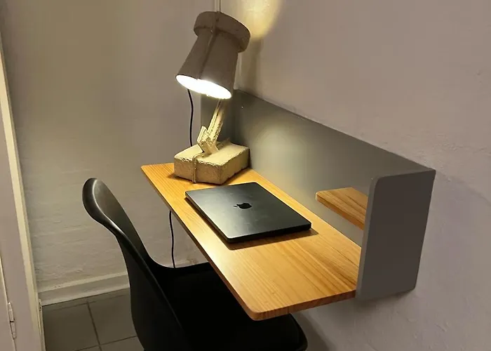 Apartment Large Basement In The Middle Of *